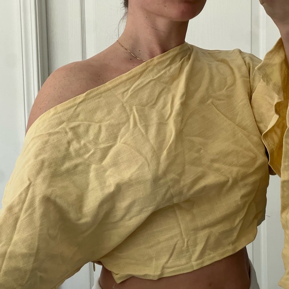 Yellow Off-Shoulder Ruffle Top - Picture 3 of 6